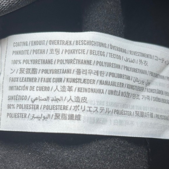 Abercrombie & Fitch Black 90s Relaxed High-Rise‎ Curvy Love Faux Leather Pant 18 - Picture 5 of 9